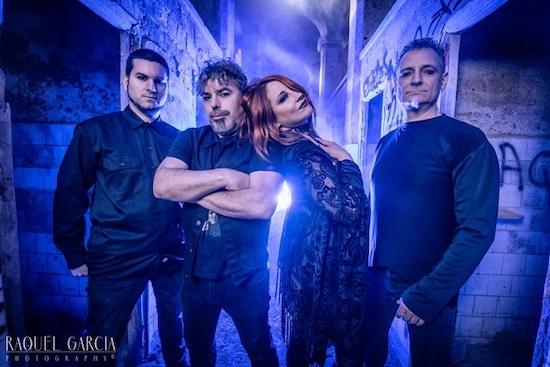 BRAINDRAG presenta Try Not To Fall como lyric video