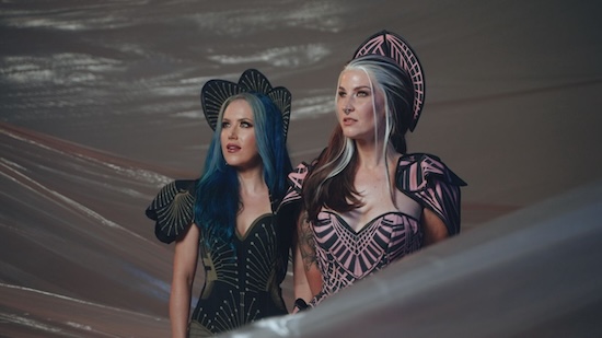 CHARLOTTE WESSELS s'uneix a Alissa White-Gluz per al nou senzill Ode To The West Wind